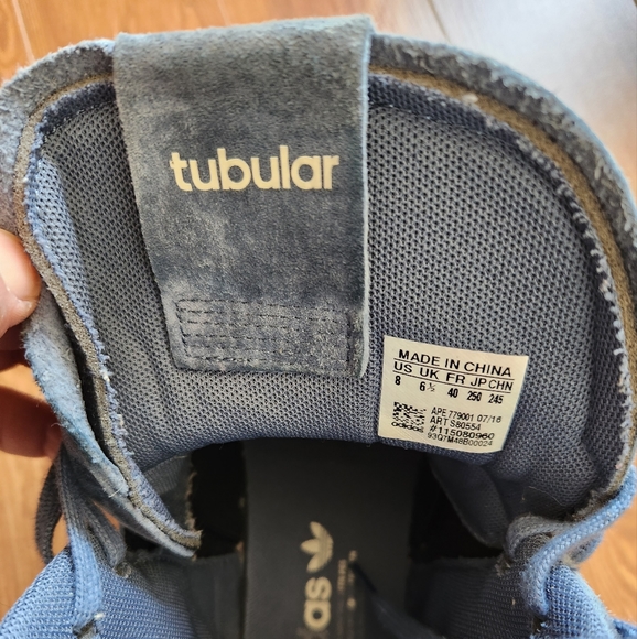 Adidas Tubular shoes - Picture 5 of 5